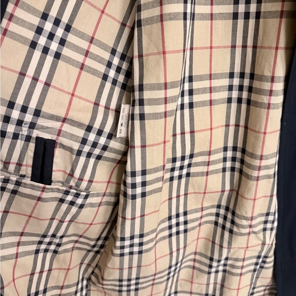 Burberry Black Trench Coat with Plaid Lining - Picture 4 of 6